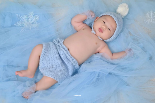 舞钢宝宝睡觉淌汗